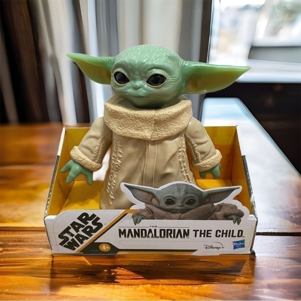 Star Wars Mandalorian The Child Baby Yoda Figure Disney NWT Toy Kids World Park
